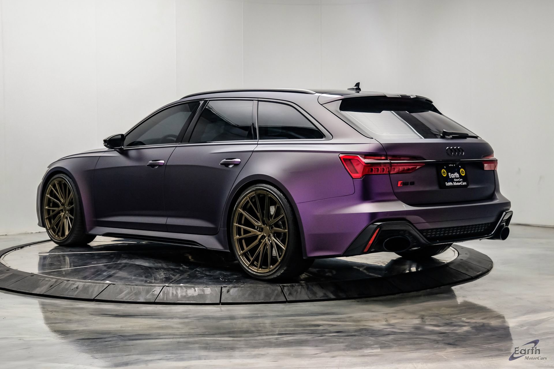 Used 2023 Audi RS 6 w/ Black Optic Package image 12