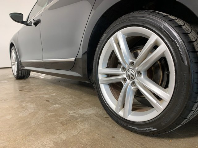 Used 2012 Volkswagen Passat TDI SEL Premium image 15