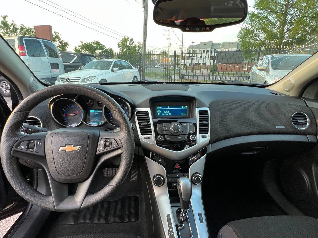 Used 2015 Chevrolet Cruze LT FWD image 17