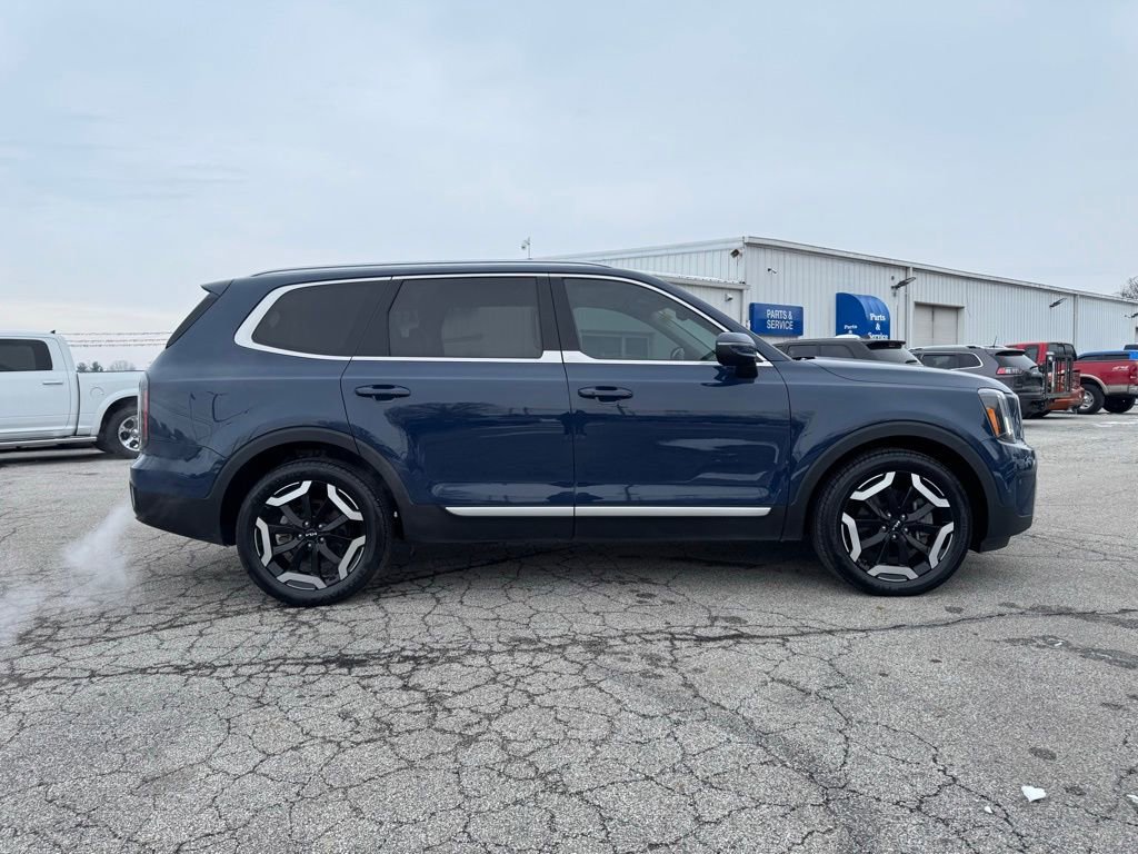 Used 2023 Kia Telluride EX image 10