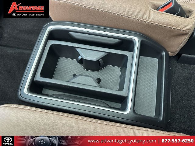 Used 2024 Toyota Grand Highlander AWD image 16