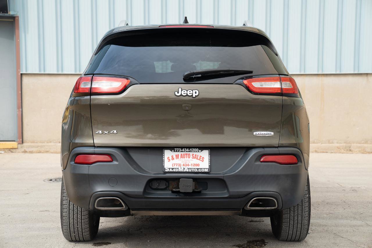 Used 2016 Jeep Cherokee Latitude w/ Comfort/Convenience Group AWD/4WD image 14