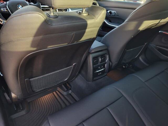 Used 2021 BMW 330i Sedan w/ Premium Package image 32