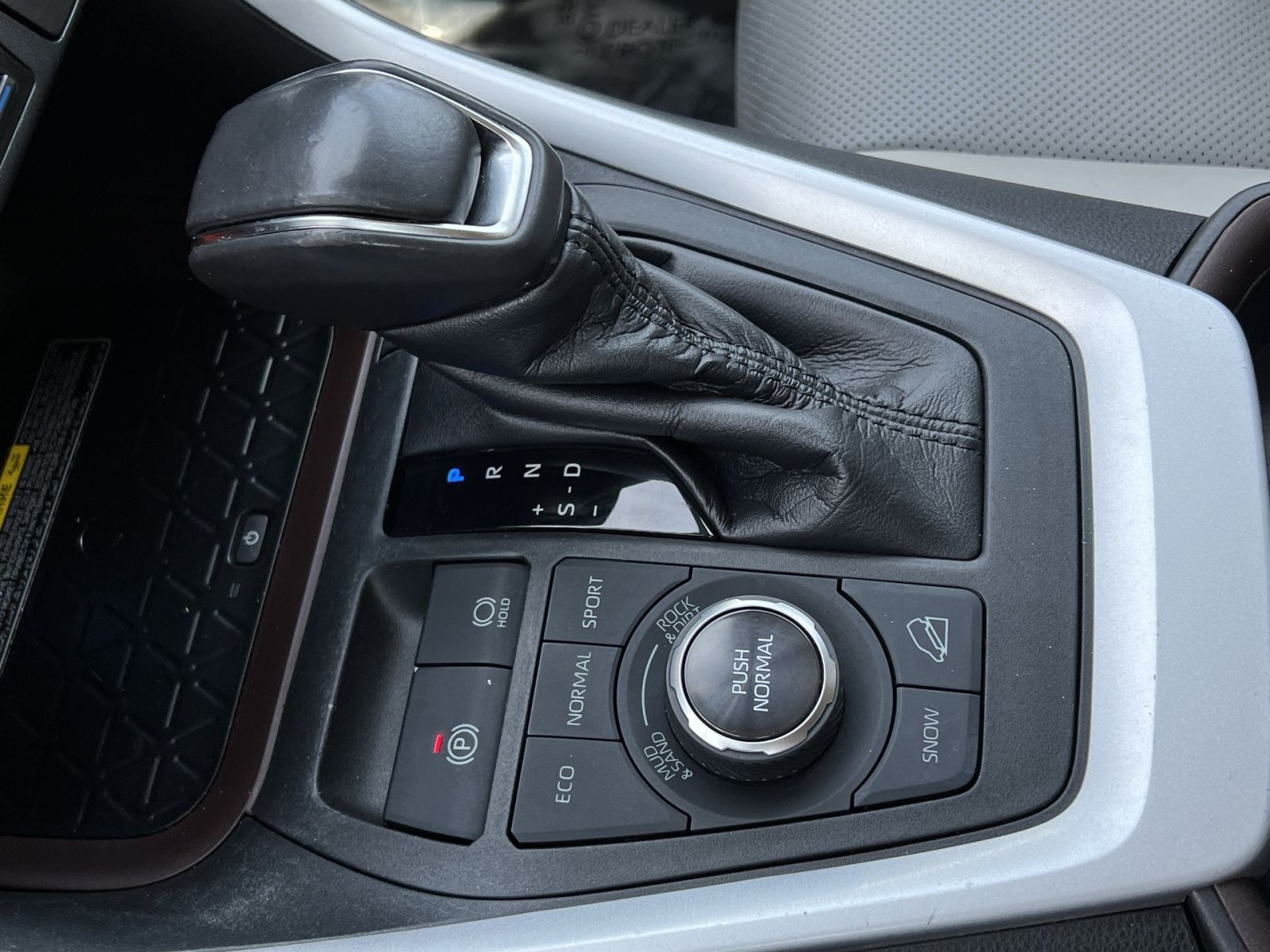 Used 2020 Toyota RAV4 Limited AWD/4WD image 40