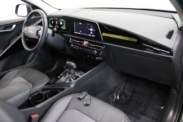 Used 2024 Kia Niro EX FWD image 28