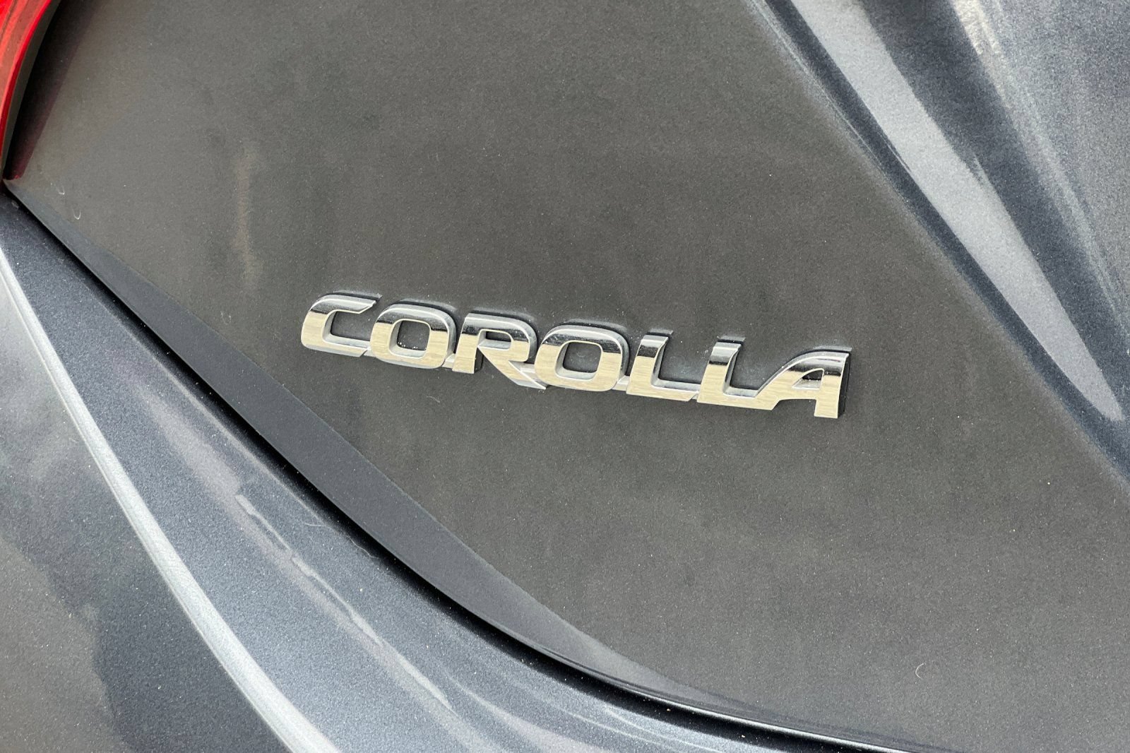 Used 2015 Toyota Corolla LE FWD image 25