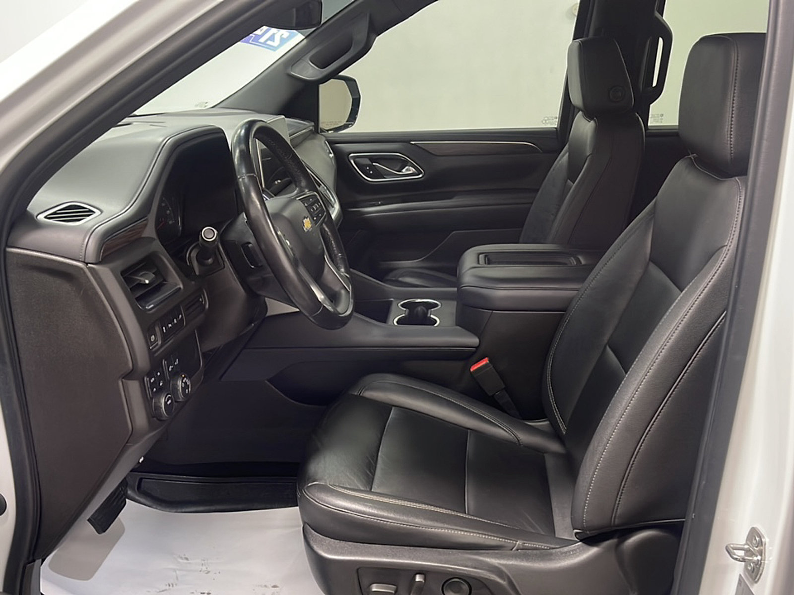 Used 2021 Chevrolet Tahoe LT AWD/4WD image 2