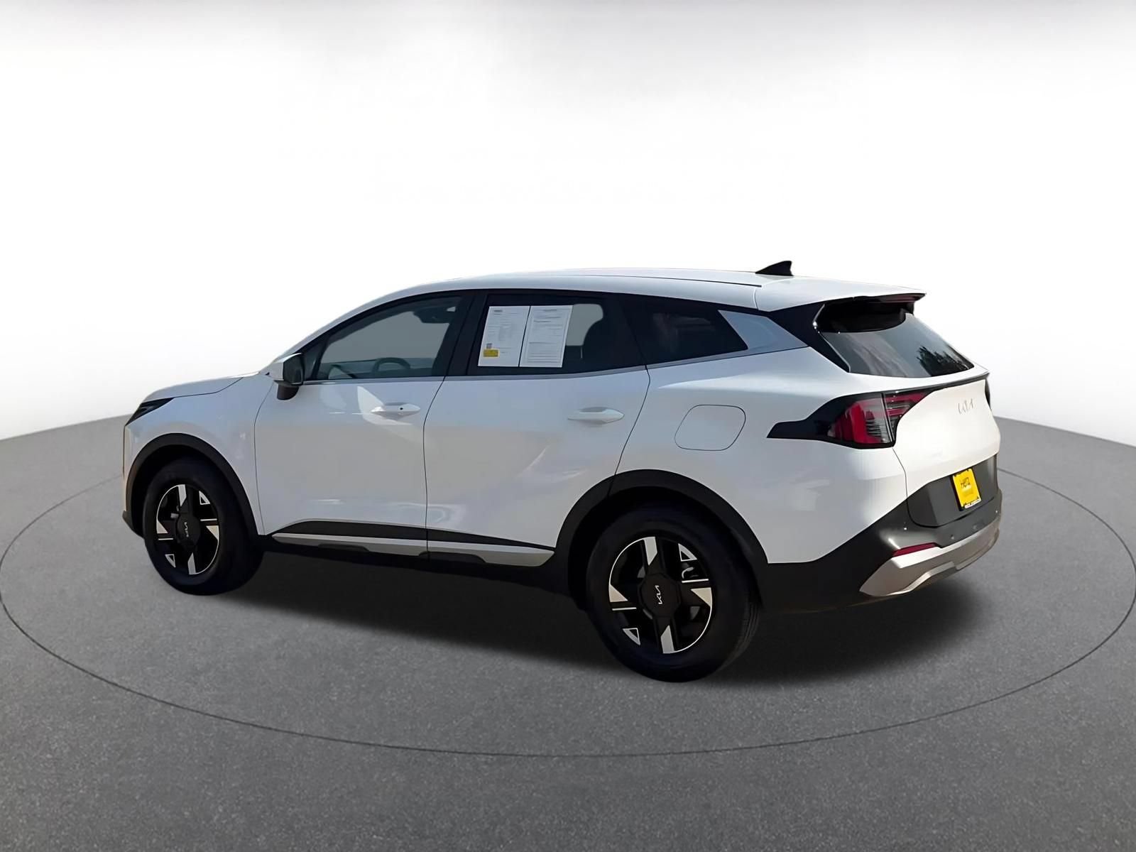 Used 2026 Kia Sportage LX AWD/4WD image 9