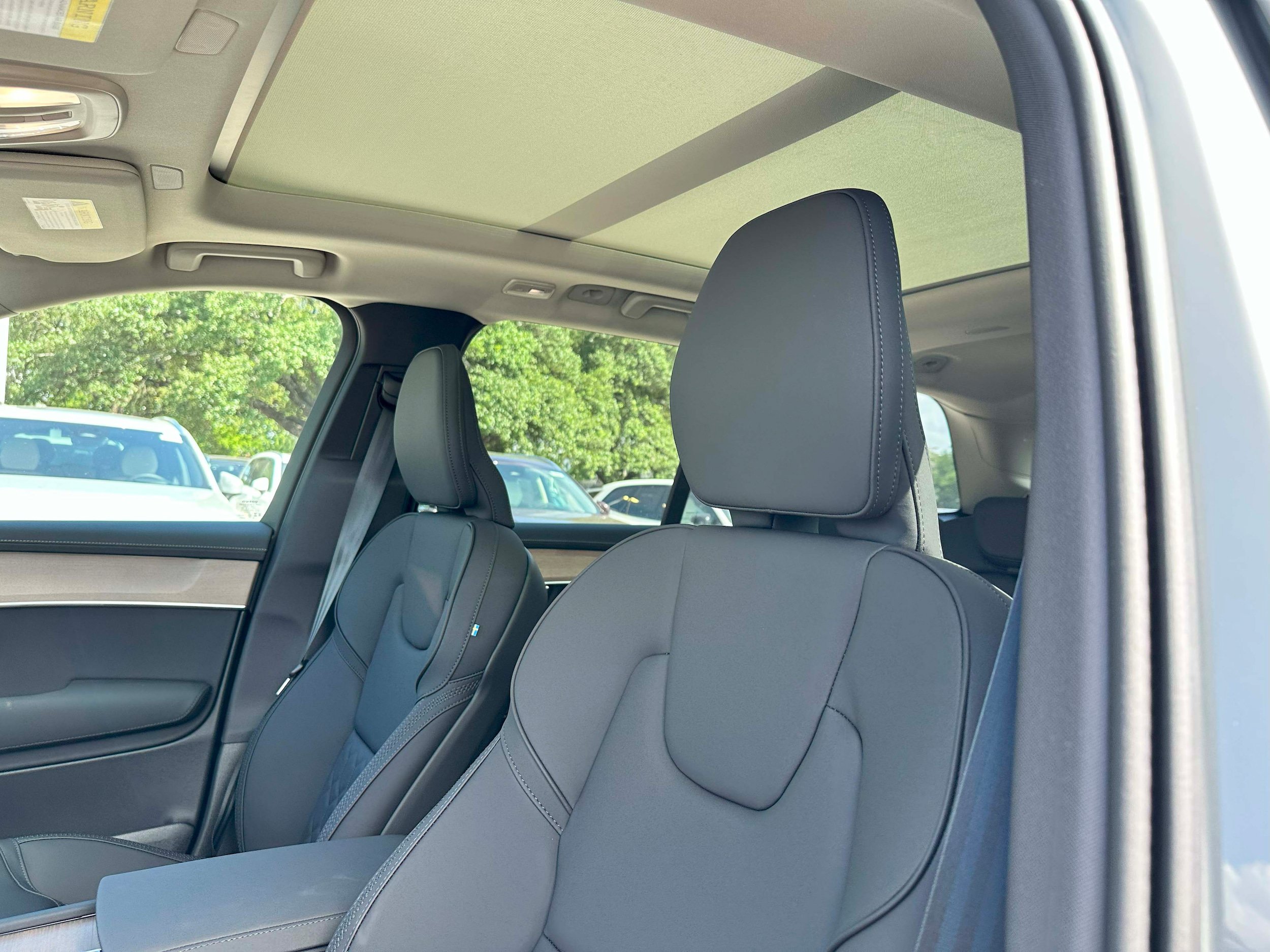 Used 2026 Volvo XC90 B6 Core AWD/4WD image 14