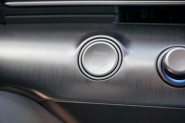 Used 2025 Hyundai Kona SEL image 24