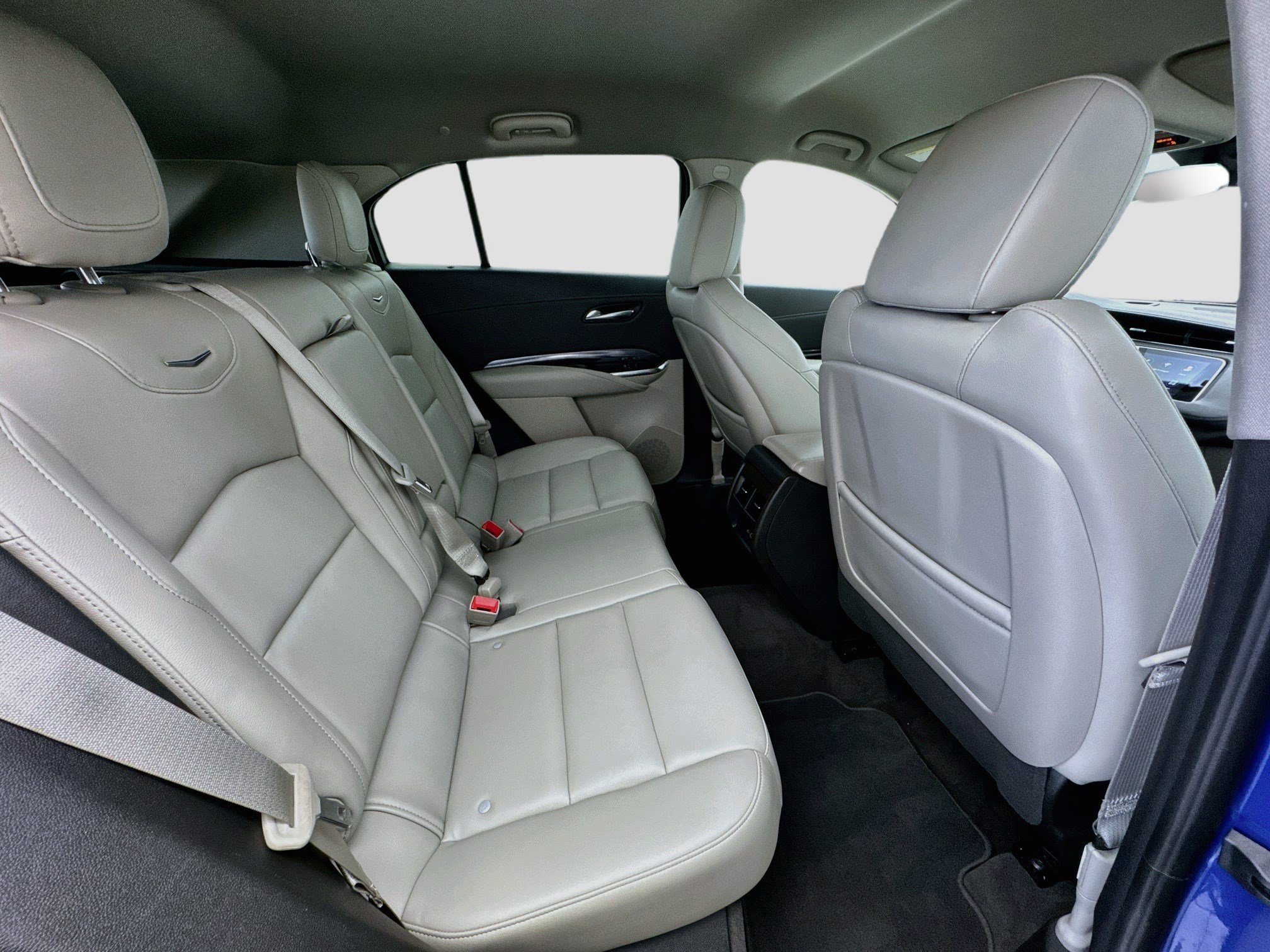 Used 2022 Cadillac XT4 Luxury w/ Driver Awareness Package FWD image 18