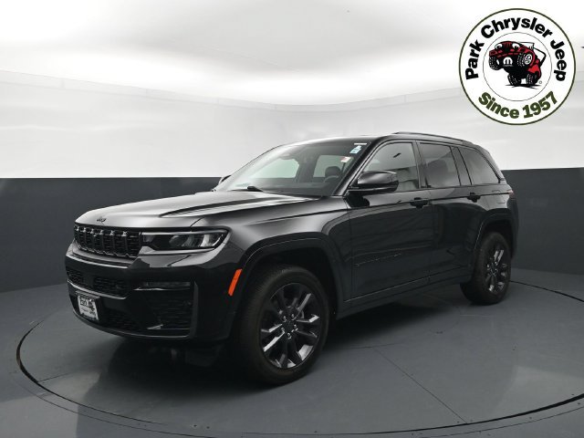 Used 2026 Jeep Grand Cherokee Limited AWD/4WD image 2