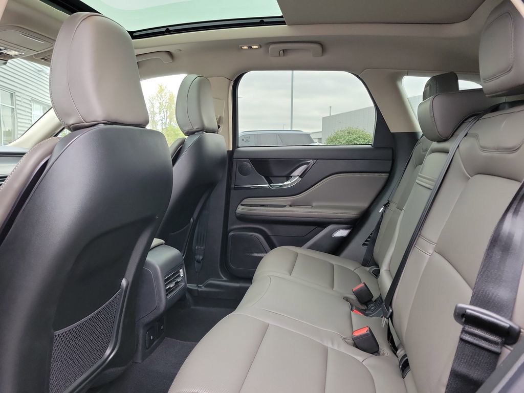 New 2026 Lincoln Corsair Premiere image 13