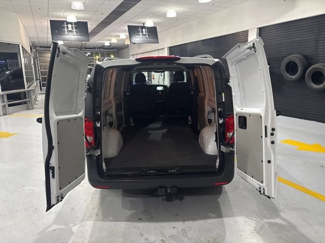 Used 2023 Mercedes-Benz Metris image 27