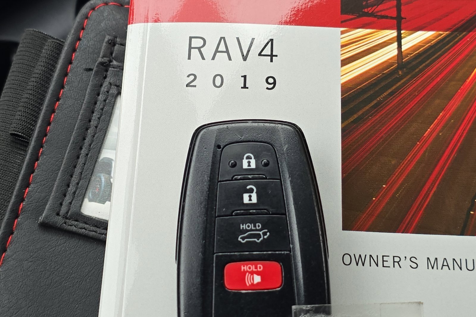 Used 2019 Toyota RAV4 Limited image 28