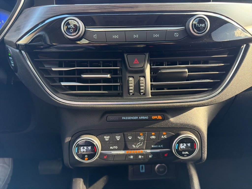 Used 2020 Ford Escape Titanium image 37