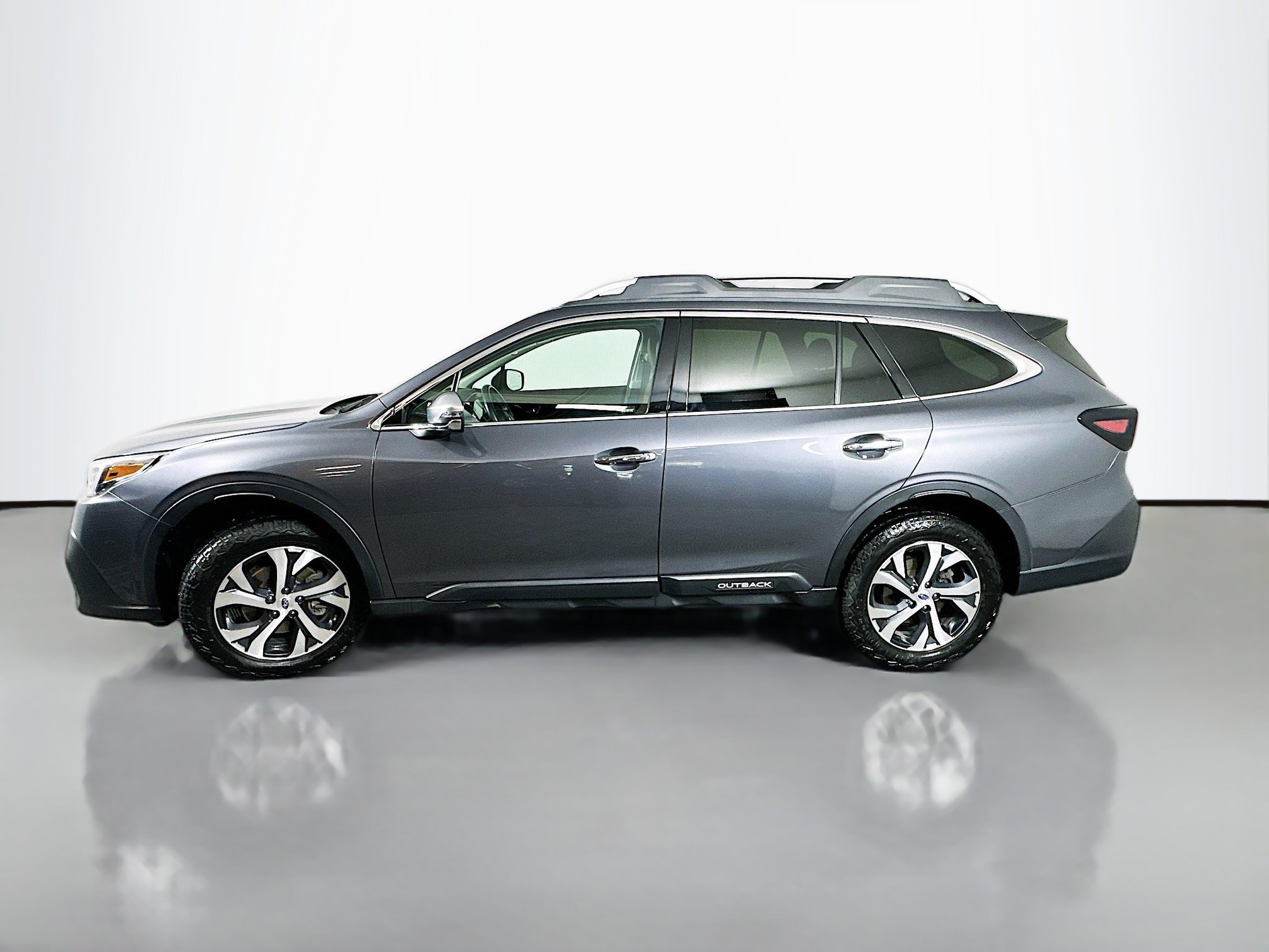Used 2021 Subaru Outback Touring XT AWD/4WD image 4