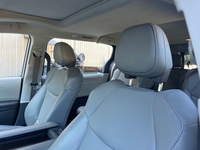 Used 2021 Toyota Sienna XLE image 13