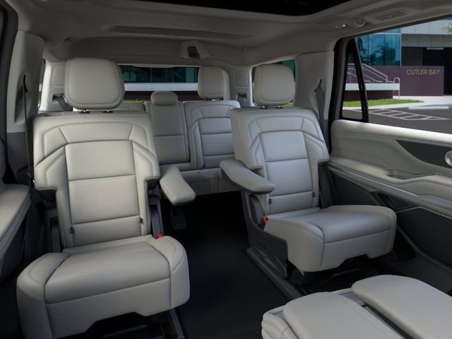 New 2025 Lincoln Navigator Reserve AWD/4WD image 11