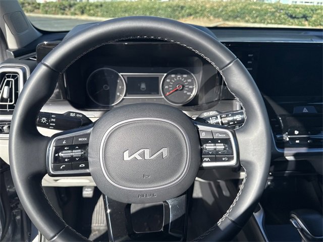 Certified 2022 Kia Sorento S w/ Panoramic Sunroof Package image 9