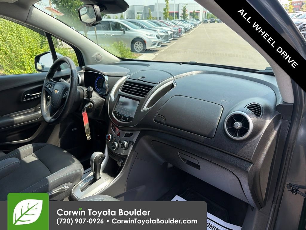 Used 2016 Chevrolet Trax LT w/ LT Sun and Sound Package AWD/4WD image 12