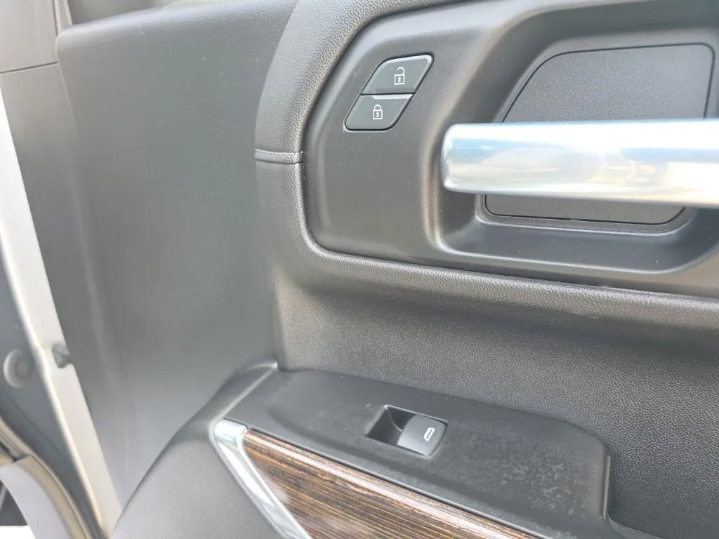 Used 2020 GMC Sierra 1500 Elevation AWD/4WD image 21
