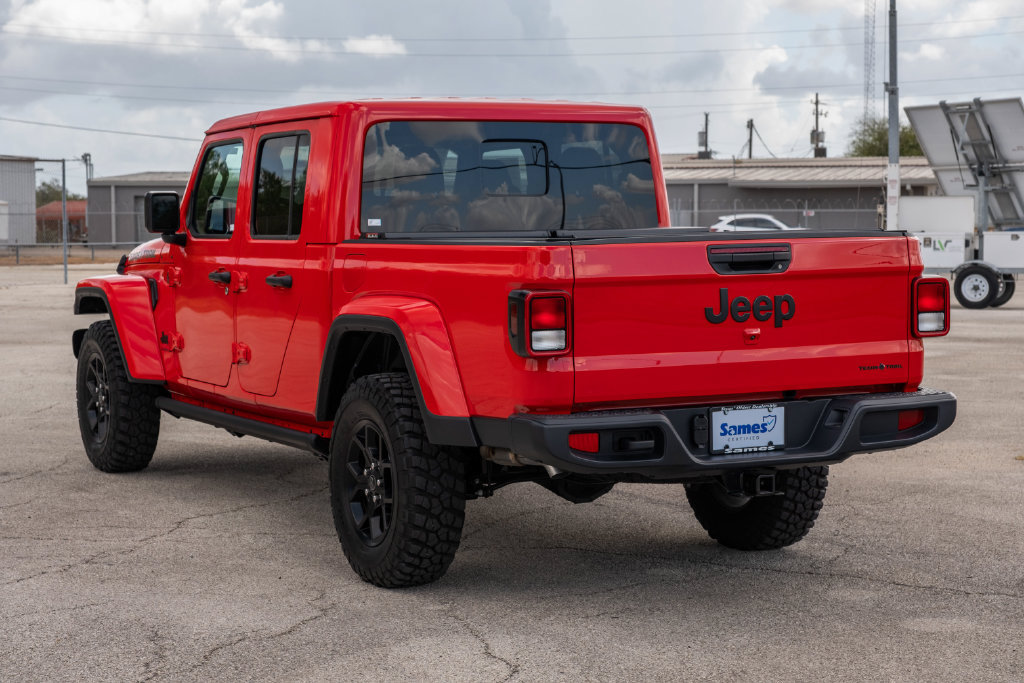 Used 2025 Jeep Gladiator Sport AWD/4WD image 6