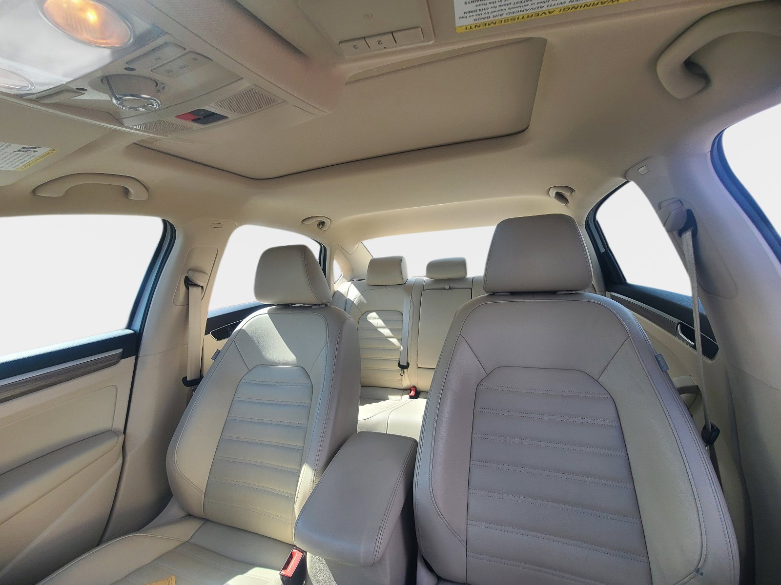 Used 2017 Volkswagen Passat 1.8T SEL Premium image 10