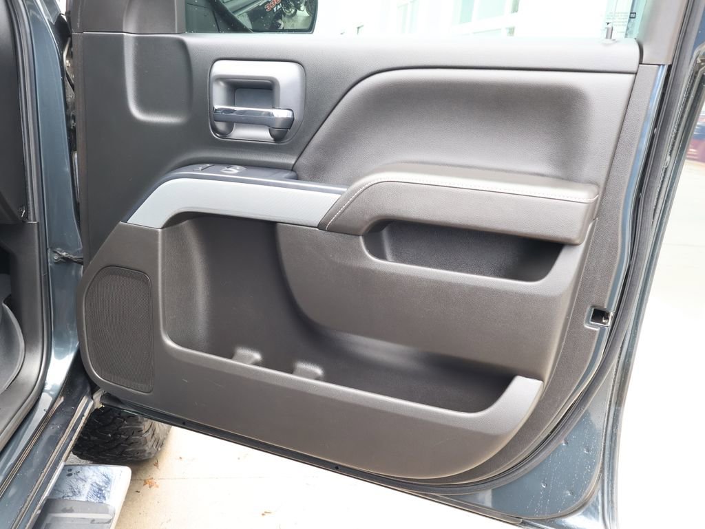 Used 2018 Chevrolet Silverado 1500 LT w/ All Star Edition image 33