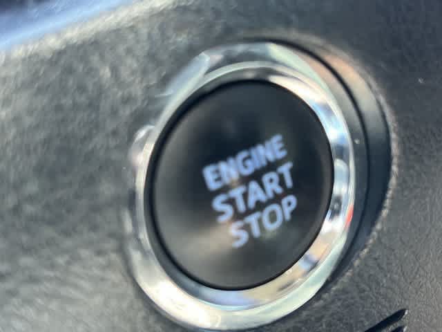Used 2022 Toyota 4Runner SR5 AWD/4WD image 28