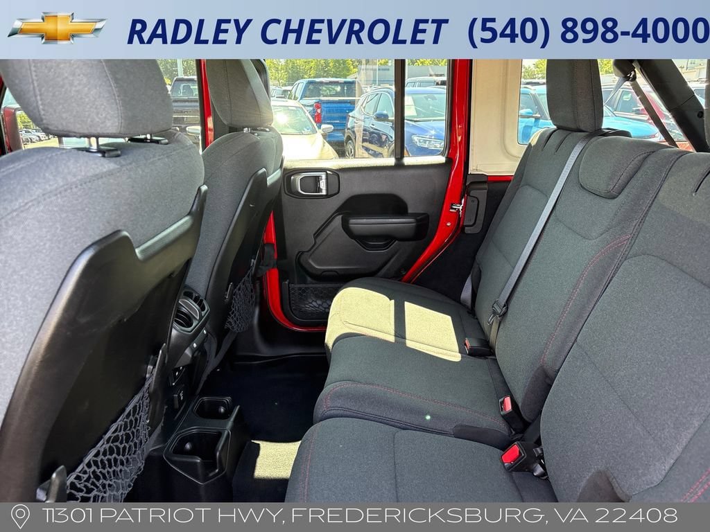 Used 2024 Jeep Wrangler Unlimited Rubicon AWD/4WD image 12
