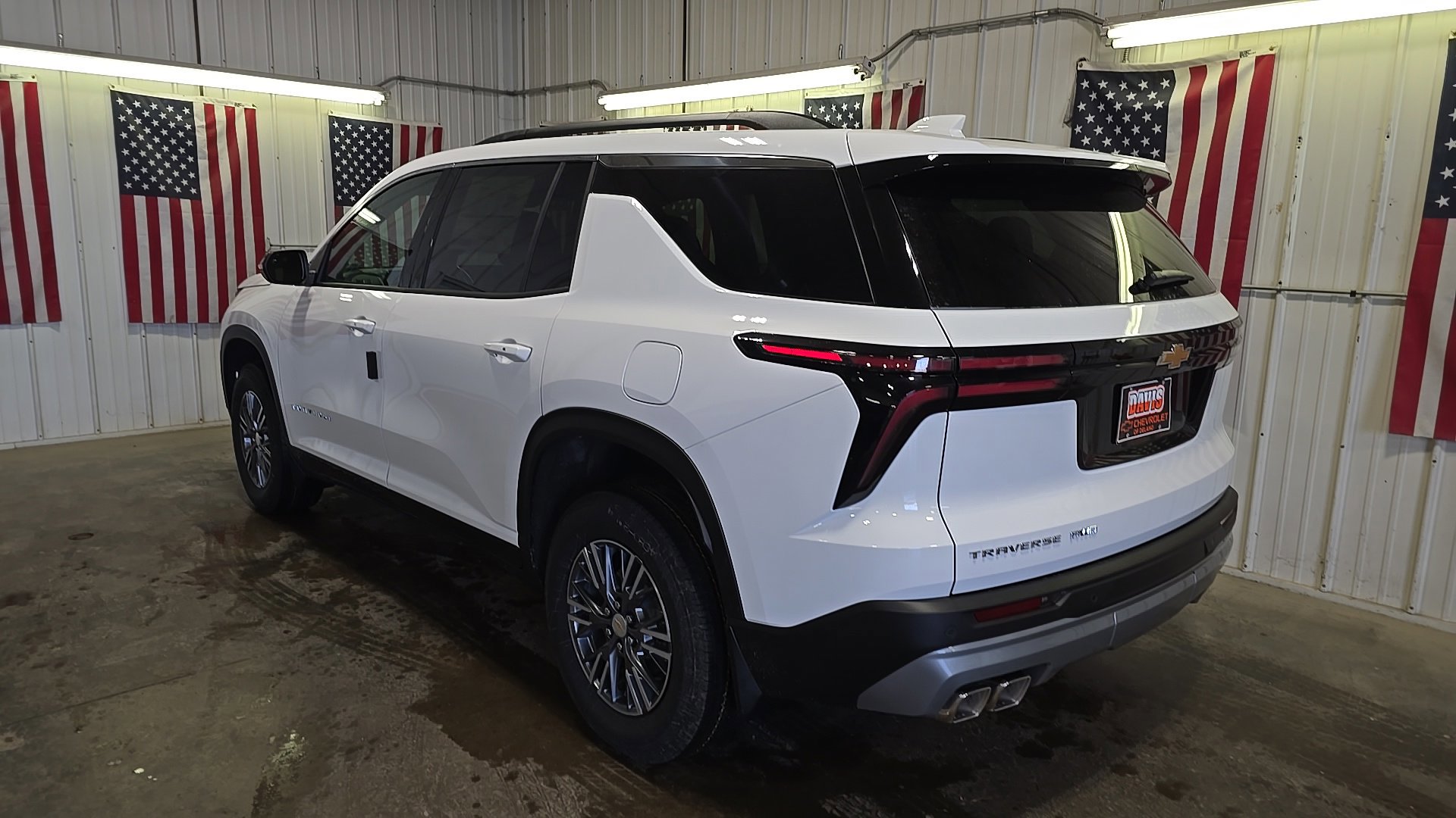 New 2026 Chevrolet Traverse LT image 2