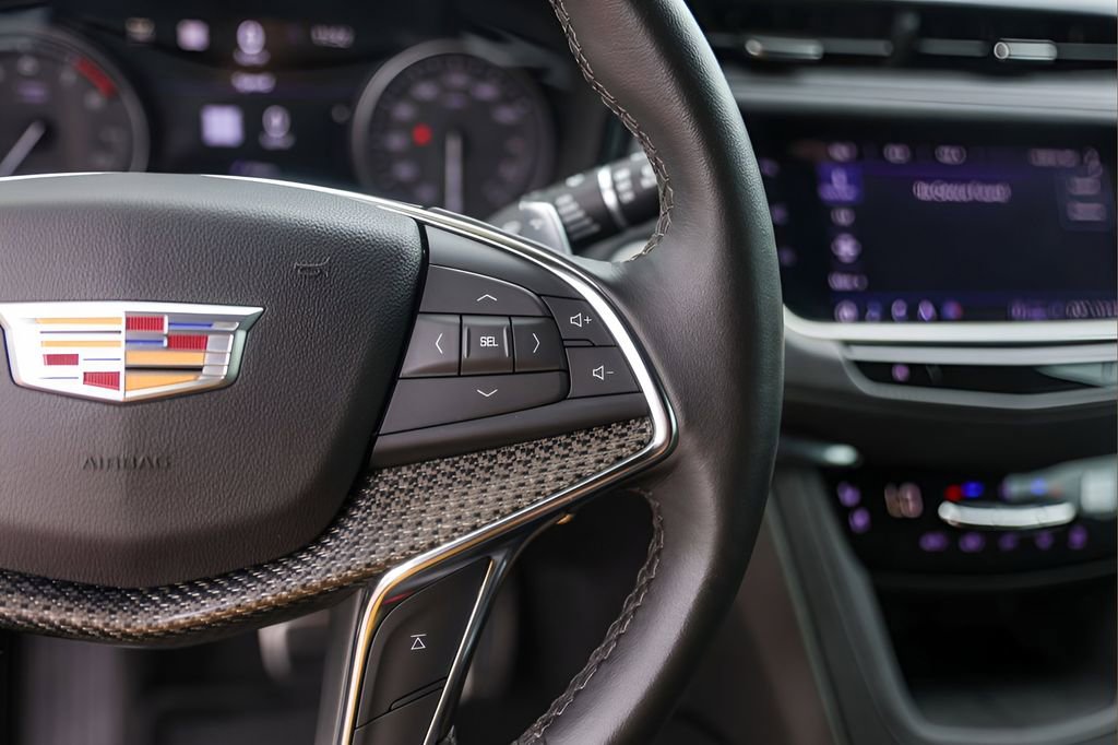 Certified 2023 Cadillac XT5 Sportv w/ Technology Package image 13