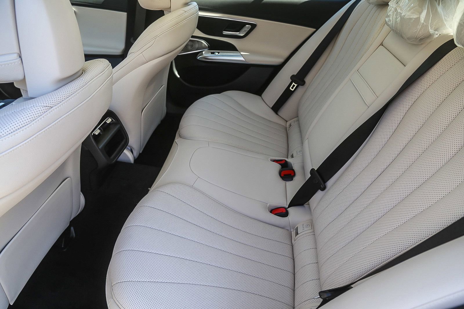 New 2026 Mercedes-Benz E 450 4MATIC Sedan image 17