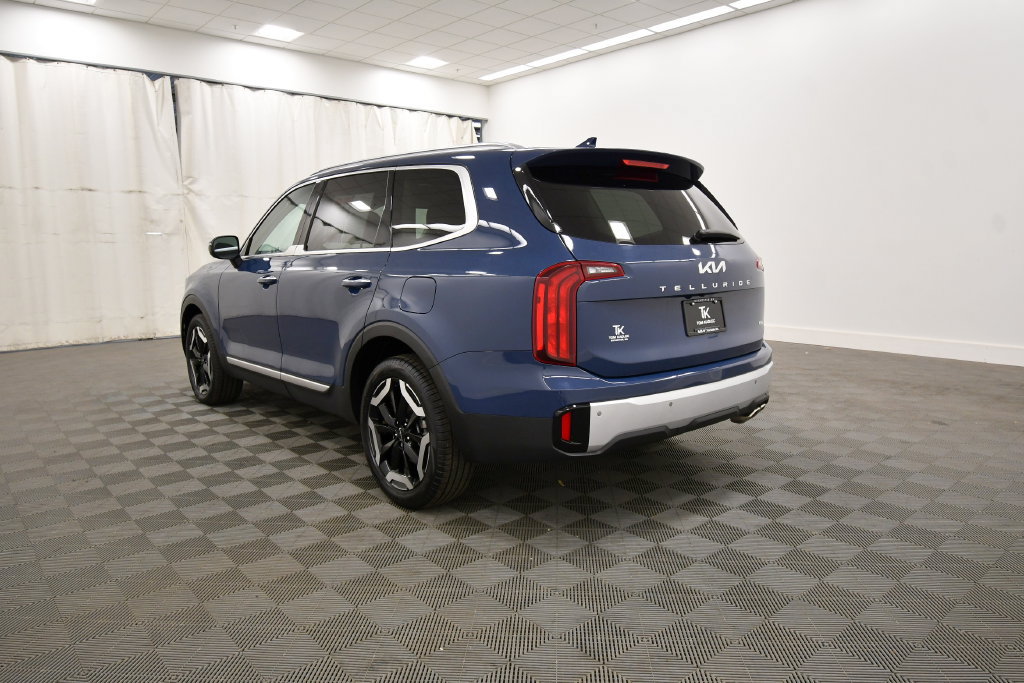 Certified 2024 Kia Telluride S w/ S Sunroof Package AWD/4WD image 5