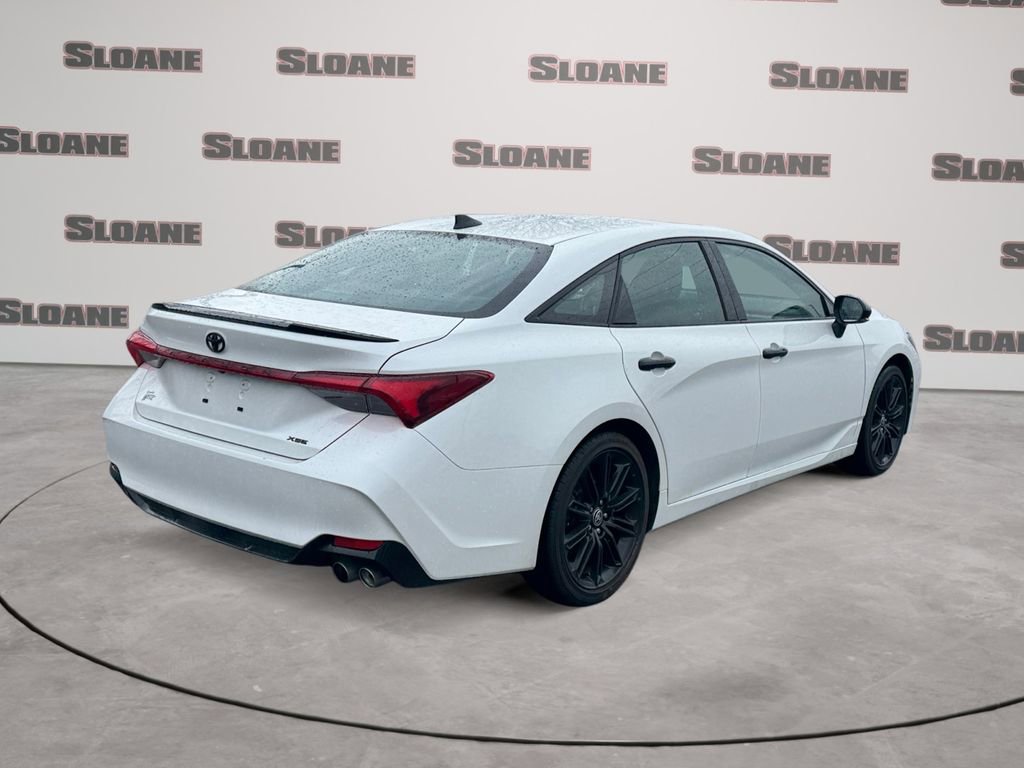 Used 2021 Toyota Avalon XSE image 5