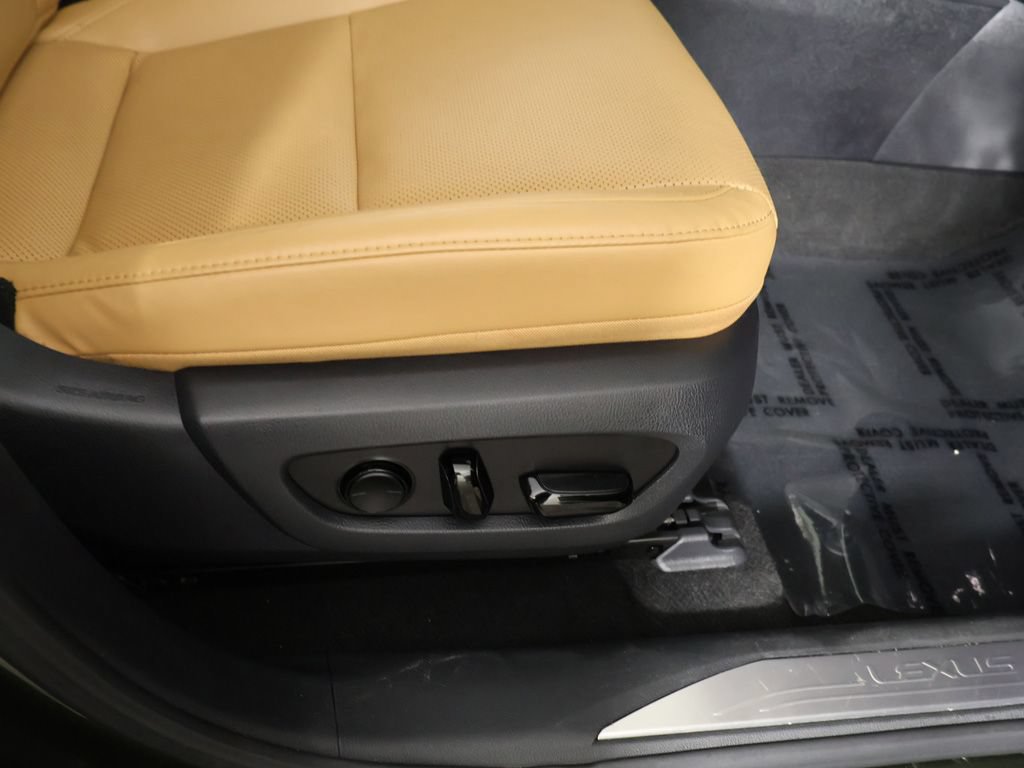 Used 2023 Lexus RX 350 Premium w/ Accessory Package AWD/4WD image 34