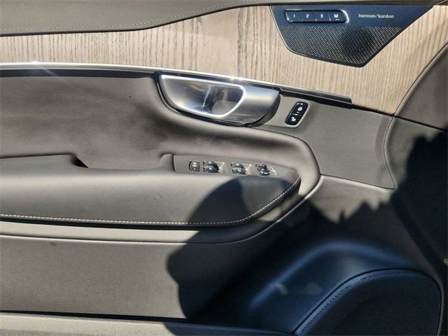 Used 2024 Volvo XC90 B6 Ultimate w/ Protection Package Premier image 22