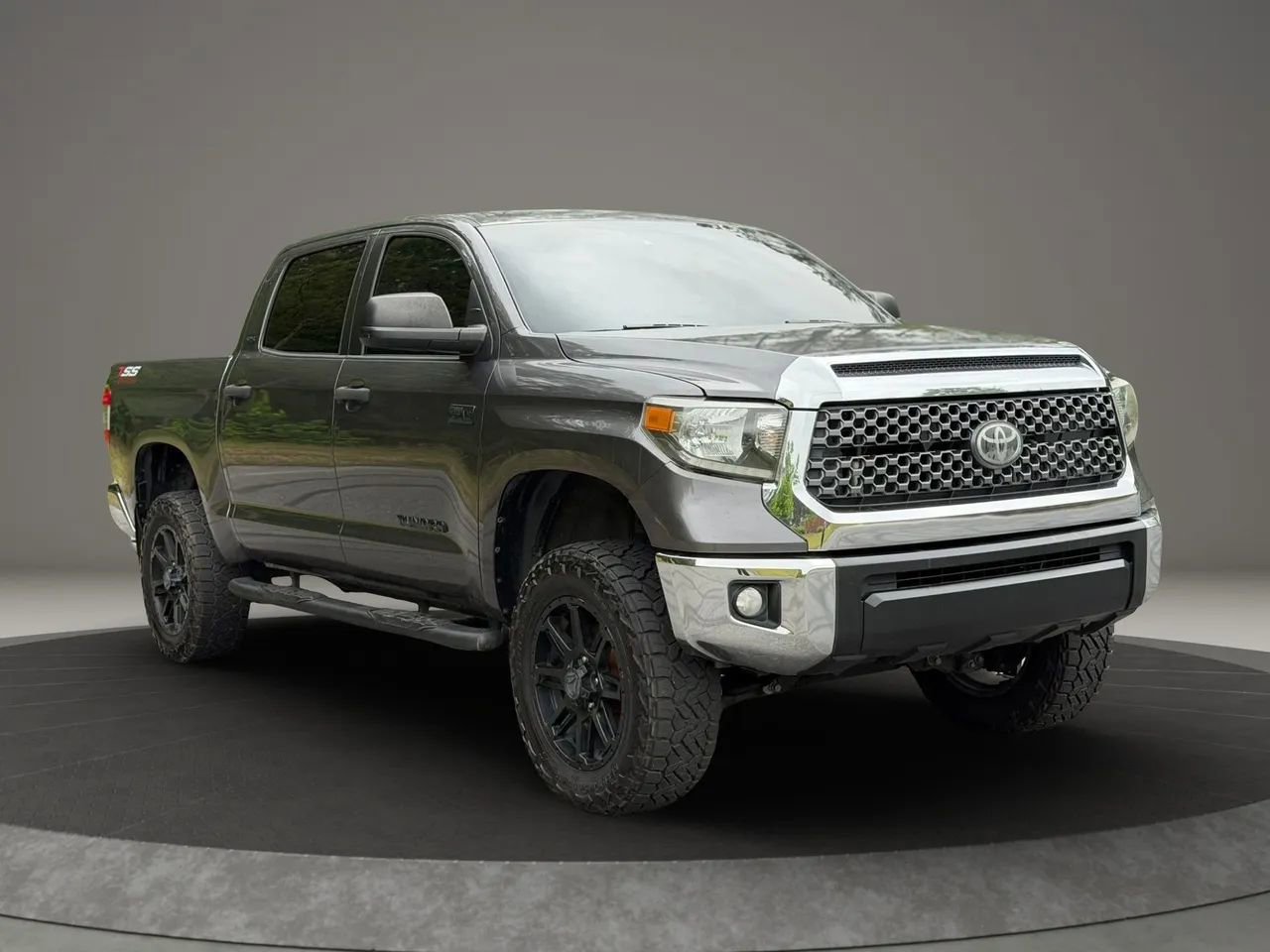 Used 2020 Toyota Tundra SR5 w/ SR5 Leather Package RWD image 3