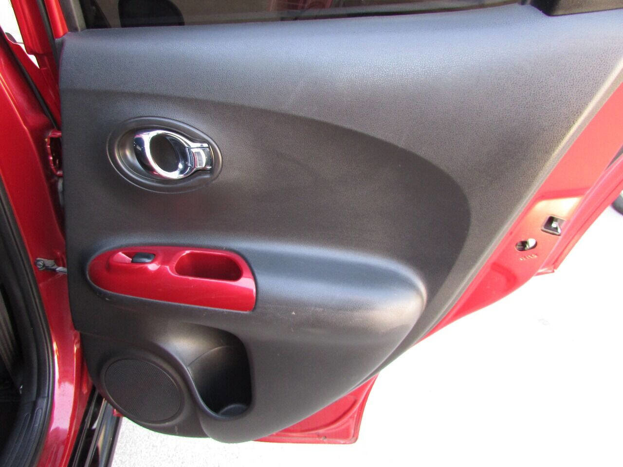 Used 2014 Nissan Juke SV w/ Navigation Package image 29