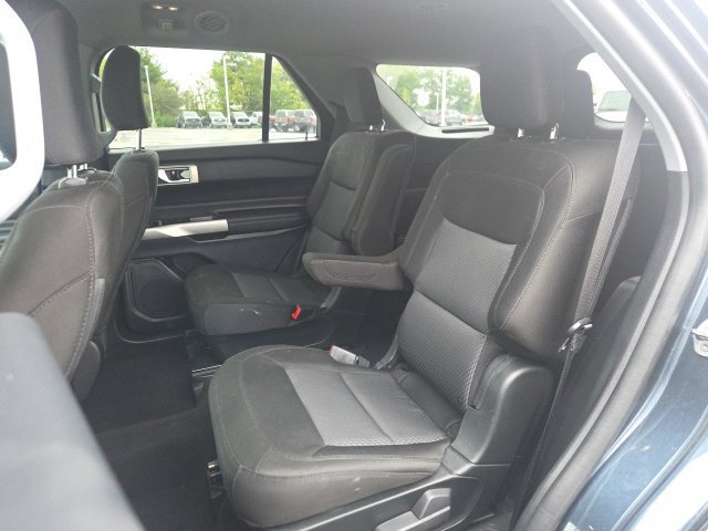 Used 2023 Ford Explorer XLT AWD/4WD image 17