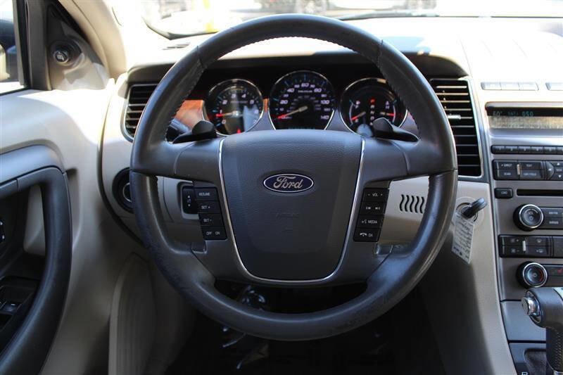 Used 2012 Ford Taurus SEL FWD image 14