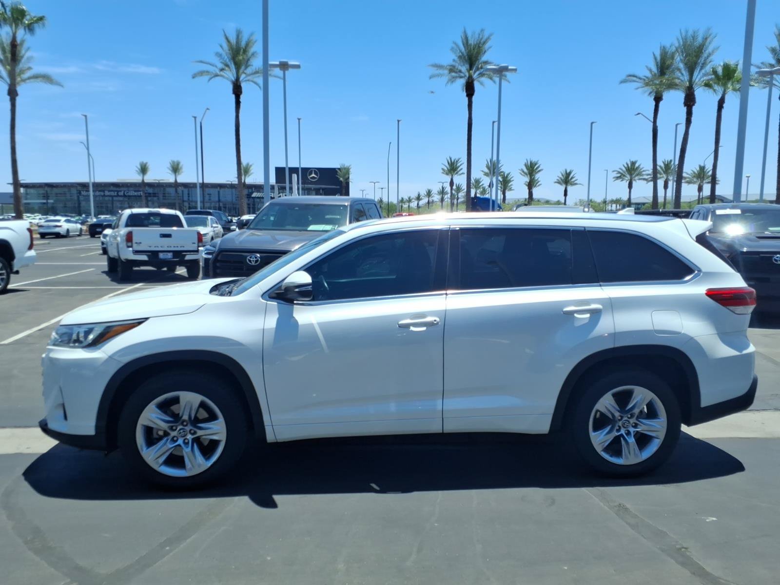 Used 2018 Toyota Highlander Limited FWD image 7