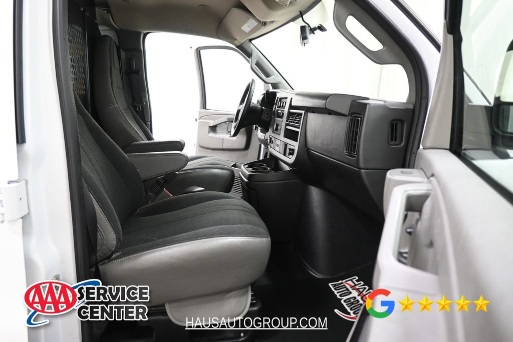 Used 2025 Chevrolet Express 2500 w/ Driver Convenience Package RWD image 8
