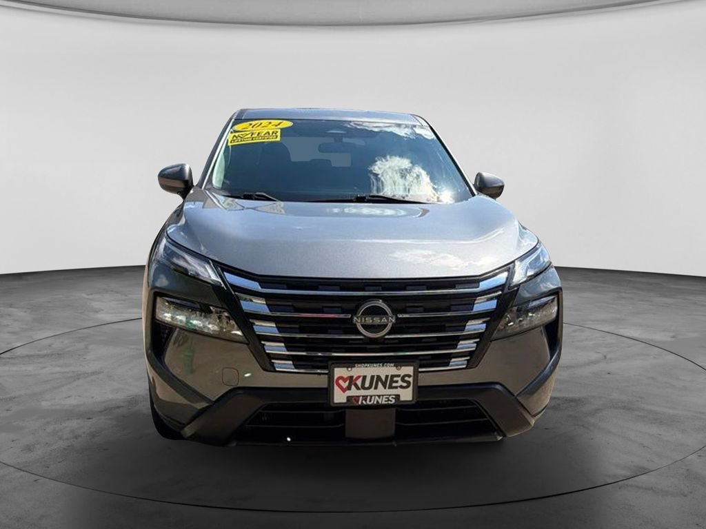 Used 2024 Nissan Rogue SV AWD/4WD image 4