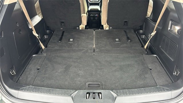 Used 2023 Ford Explorer XLT image 30