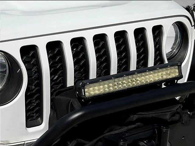 Used 2021 Jeep Gladiator Rubicon w/ Trailer Tow Package AWD/4WD image 27