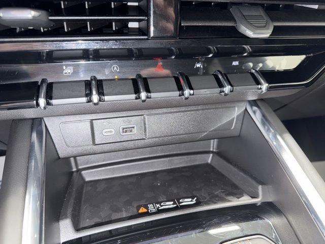 Used 2025 GMC Canyon AT4 w/ Technology Plus Package image 23