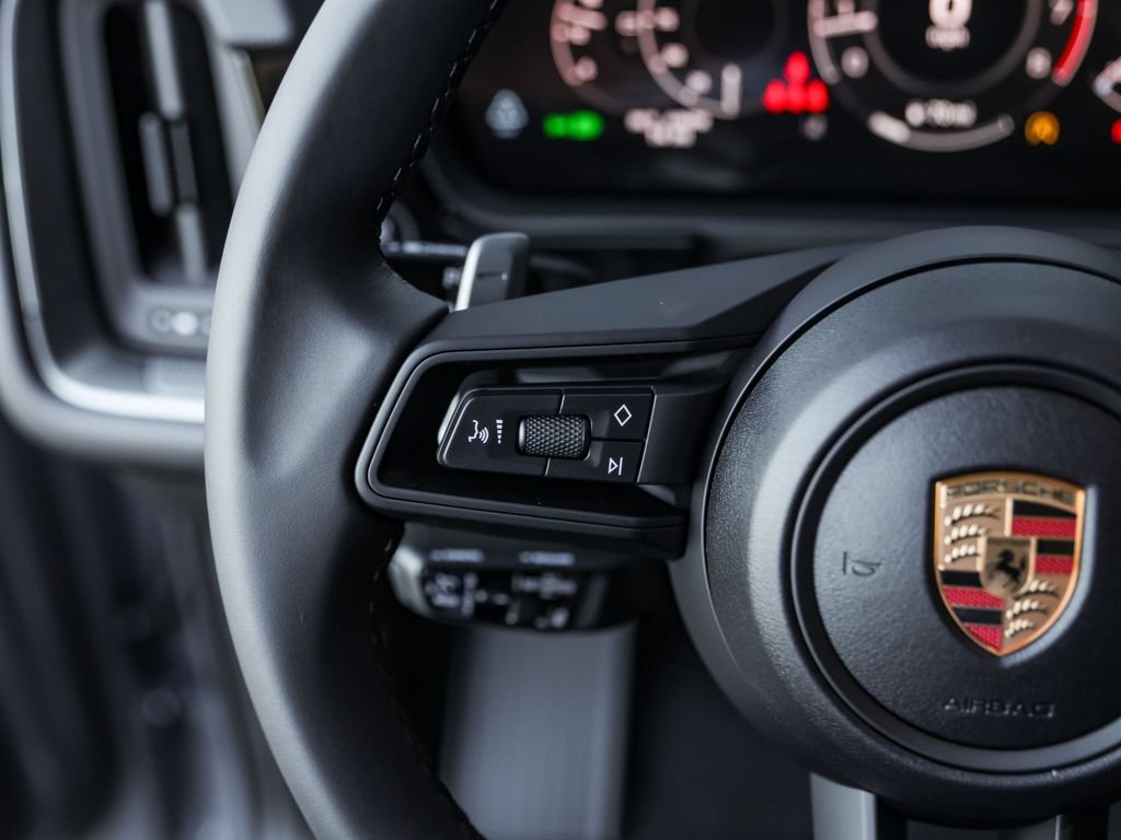 Certified 2026 Porsche Cayenne AWD/4WD image 18
