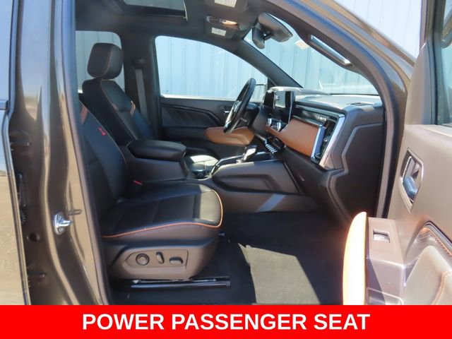Used 2025 GMC Canyon AT4 w/ Technology Plus Package AWD/4WD image 25